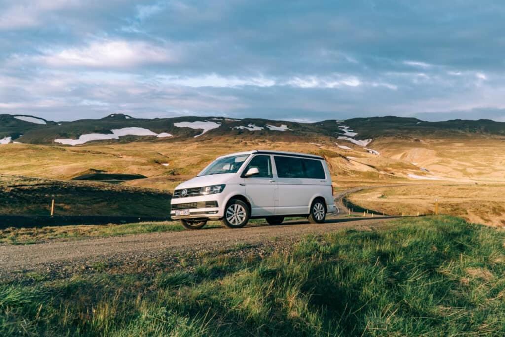 Rent Campervans Keflavík Eksteriør bilde
